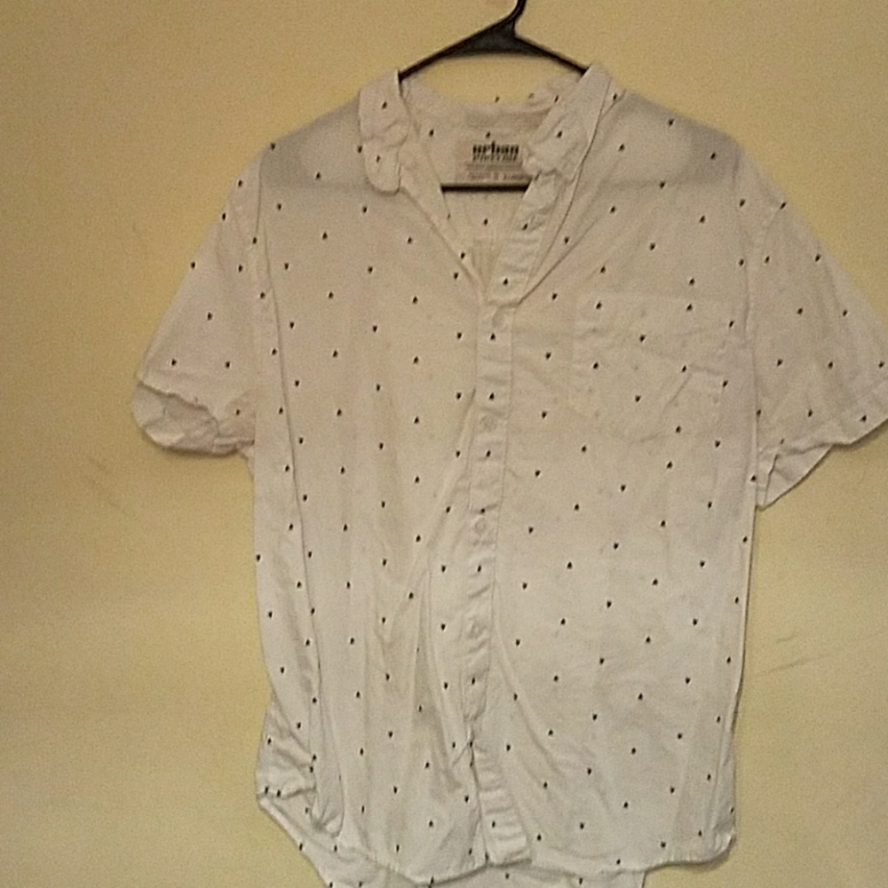 Urban Pipeline buttondown tee-shirt.